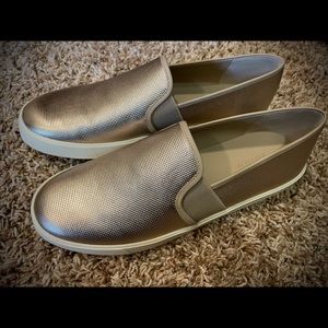 Vince | Metallic | Sz 9 | New! Clean, Smoke Free